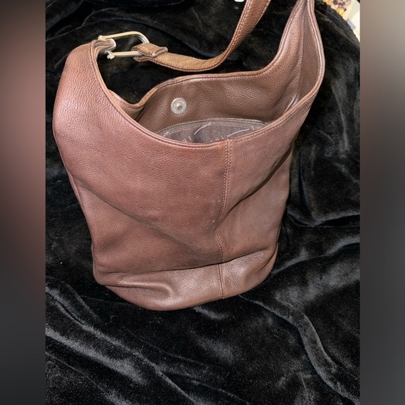Remi 100% genuine, leather bucket bag Small - Picture 9 of 12